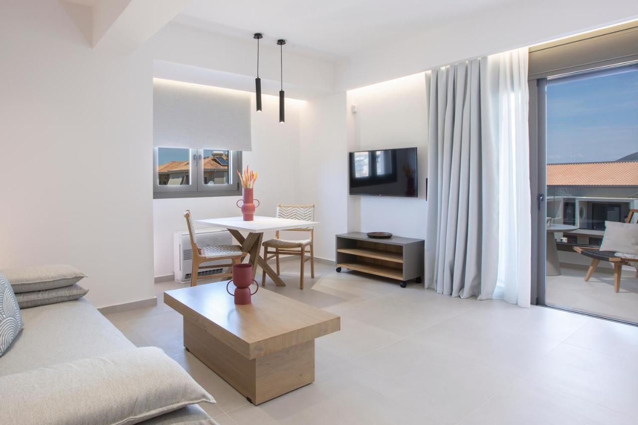 Achillion Suites Lefkáda エクステリア 写真