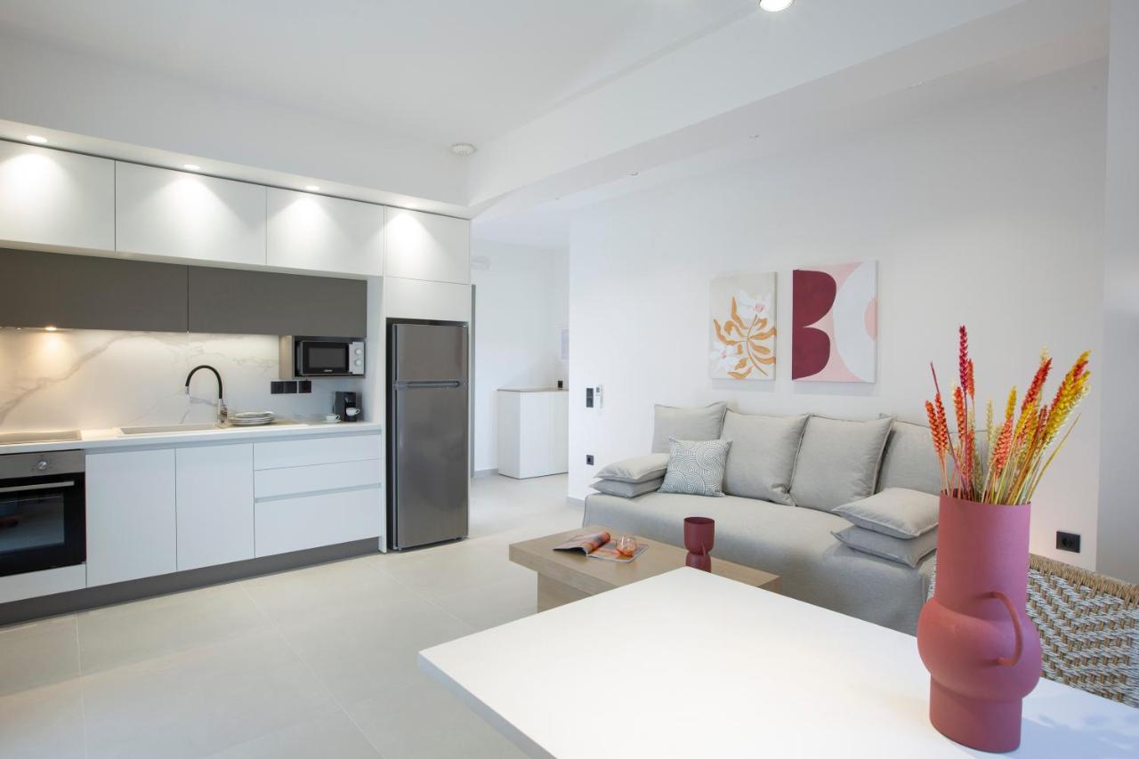 Achillion Suites Lefkáda エクステリア 写真